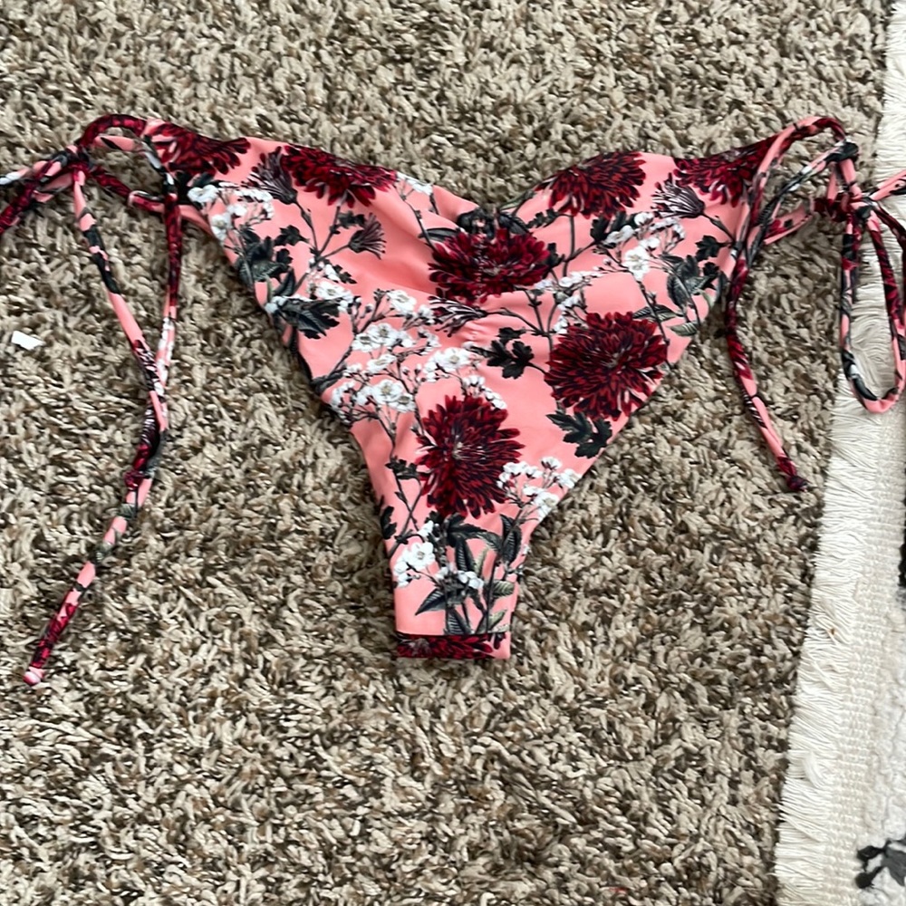 Beach Riot bikini bottoms